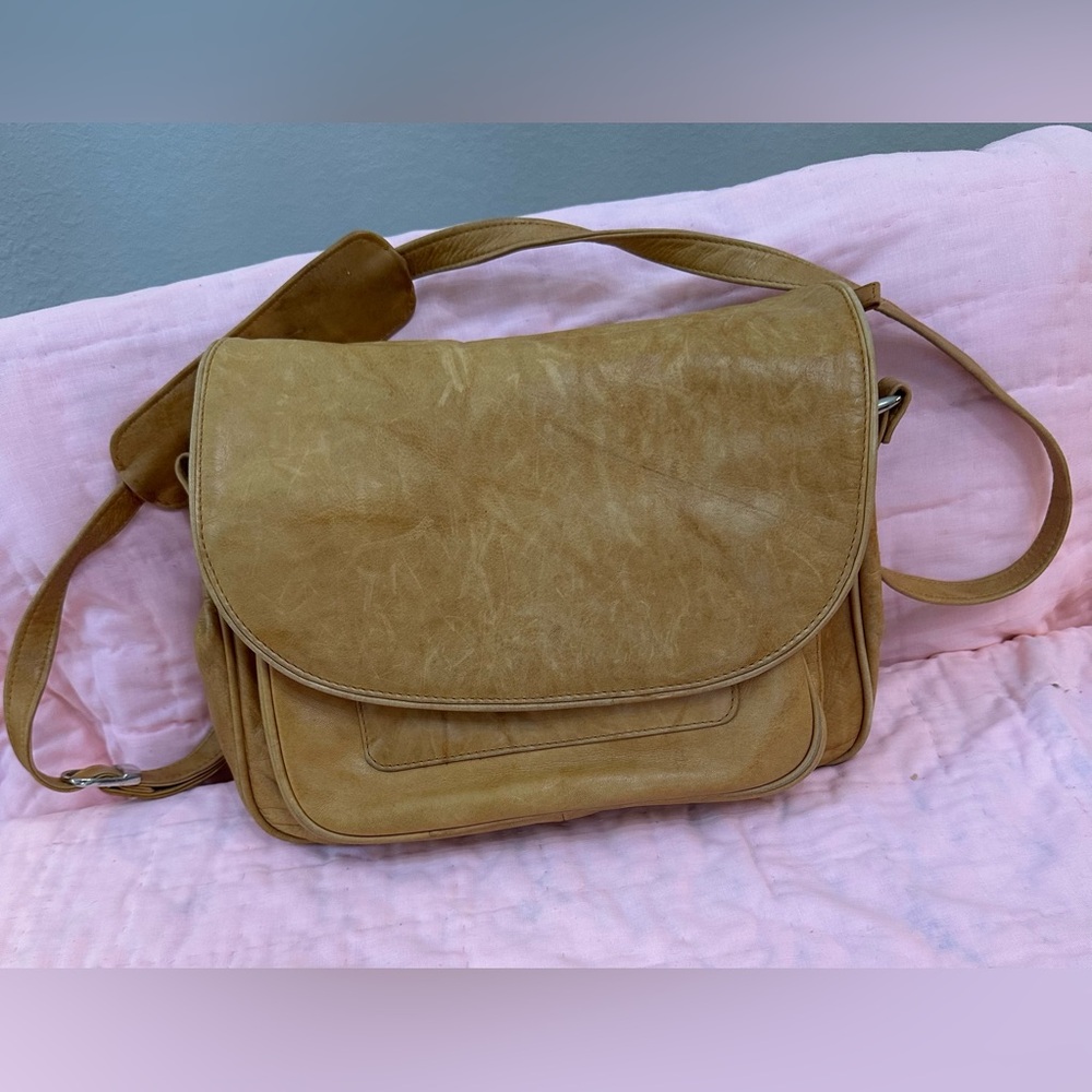 East West Elegant Tan Crossbody Bag - Picture 1 of 7